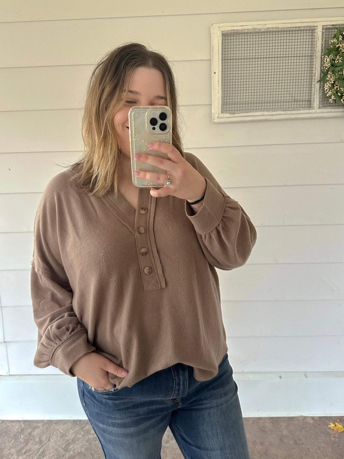 The Ashleigh Top -Curvy