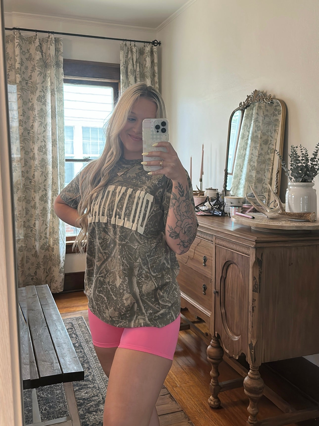 Lillian Biker Shorts - Hot Pink