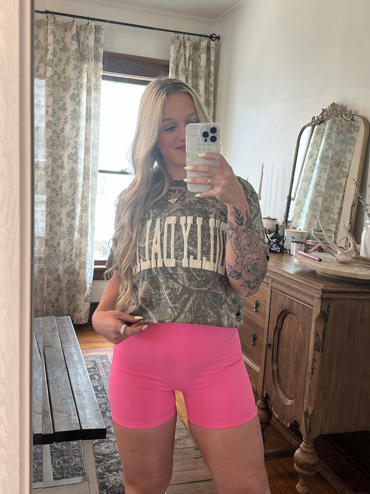 Lillian Biker Shorts - Hot Pink
