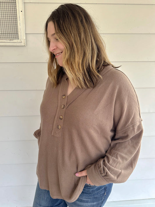 The Ashleigh Top -Curvy